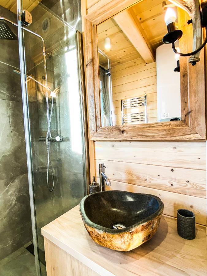 Osada Janosika Jacuzzi Drewniany Domek Na Odludziu Klikuszowa Buitenkant foto